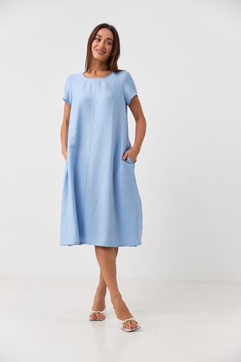 Loose dress with decorative seams